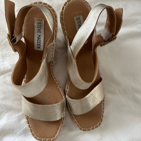 Gold Espadrille - Picture 5 of 5